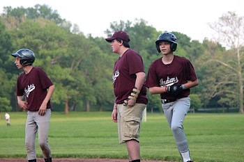 cw_rec_baseball_indians_3_369.jpg